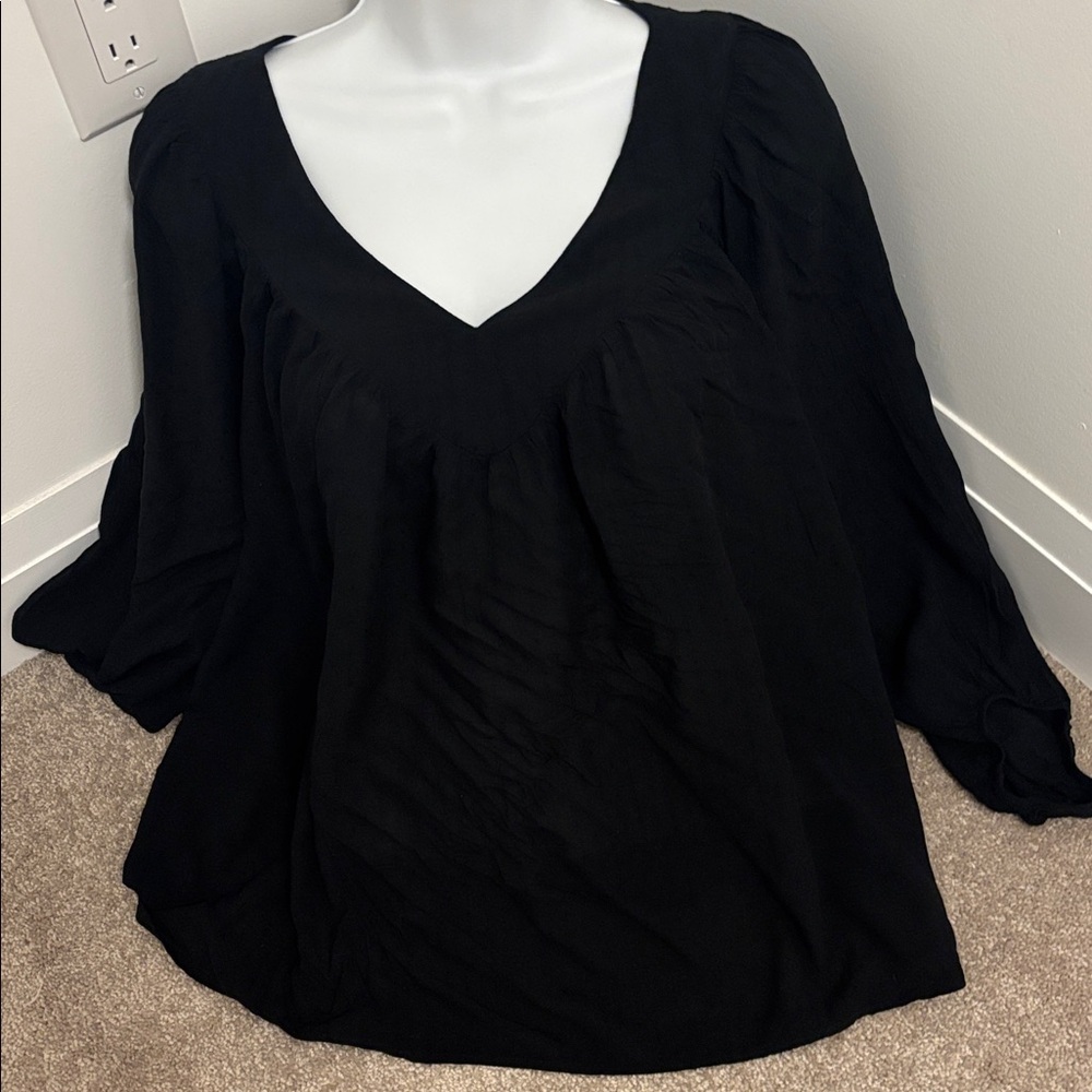 Reitman’s puff sleeves blouse size Medium - Picture 3 of 15